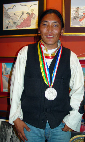 Tenzin Nurbu, designer of Hillary Medal